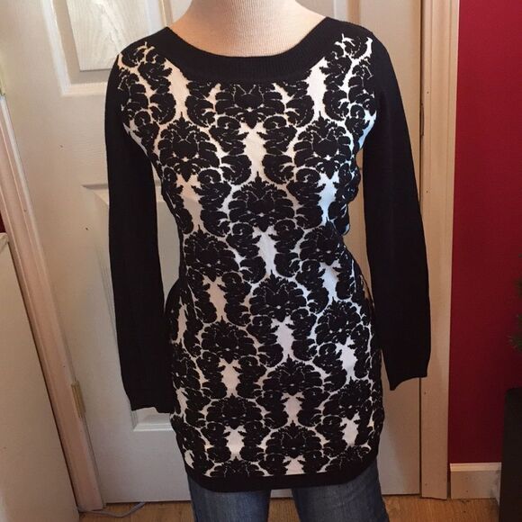 NESLAY Designer sweater sz S\M - Picture 1 of 4